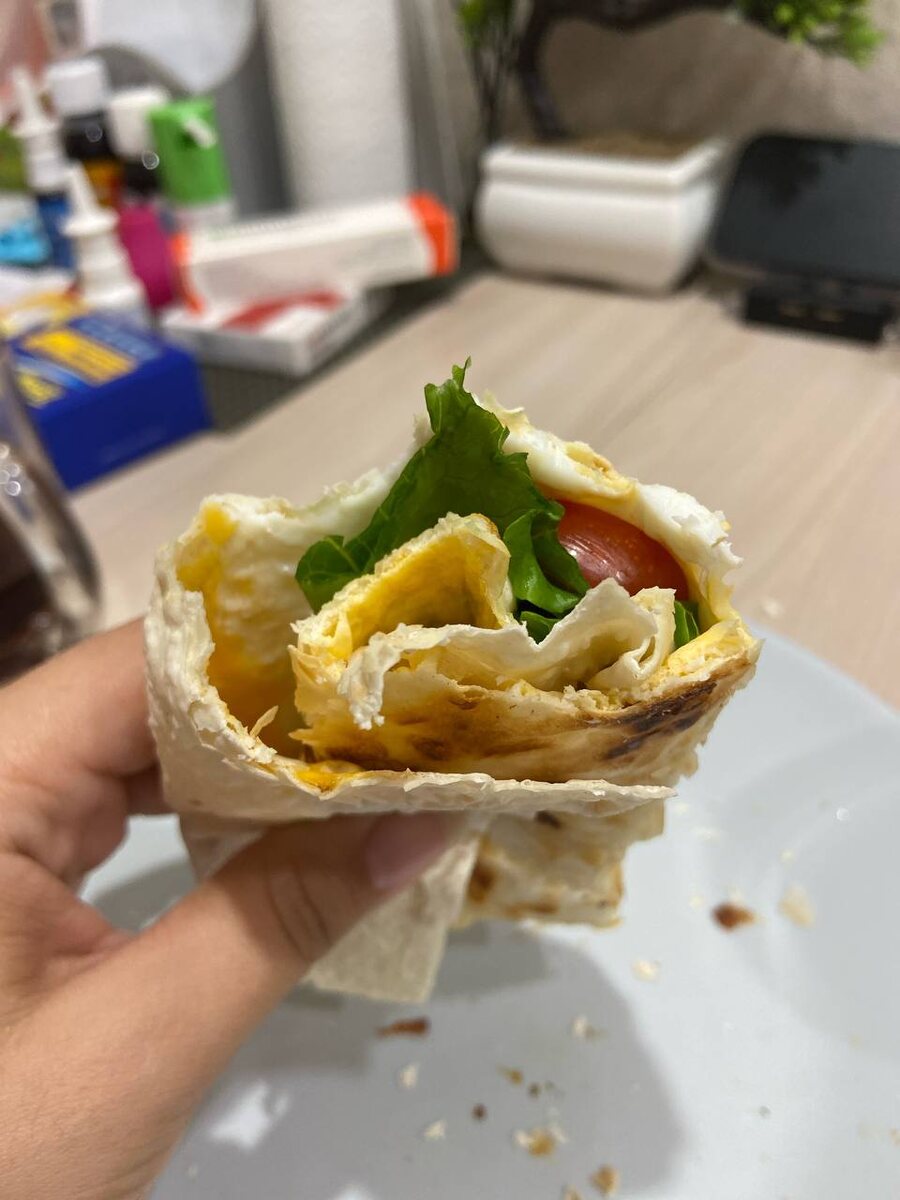 Есть вкусно и не дорого можно. Сейчас мы экономим, но я питаюсь нормально, вкусно и правильно.