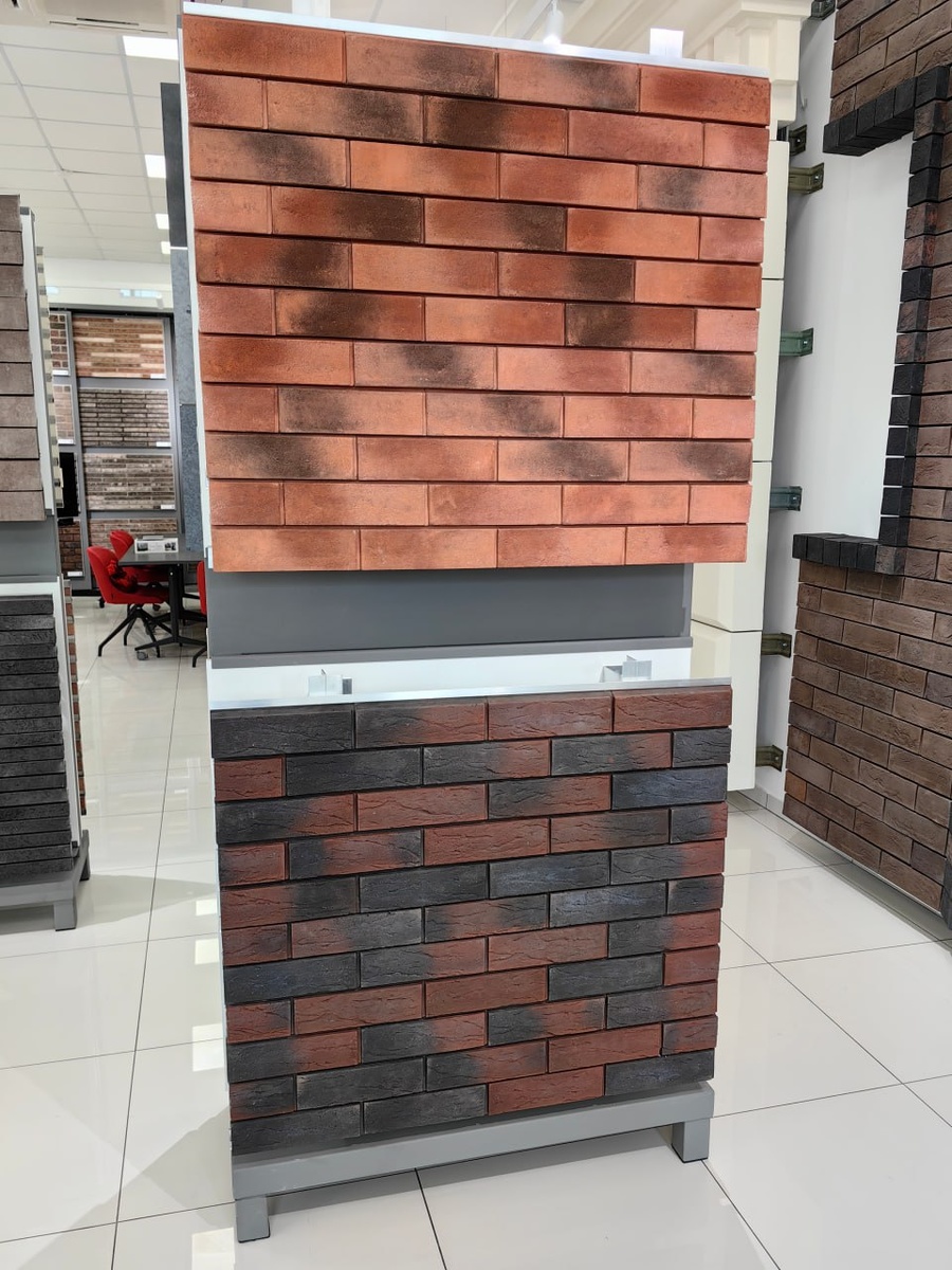 Демонстрационные стенды с подсистемами UTECH и AVENTA с различными вариантами облицовки