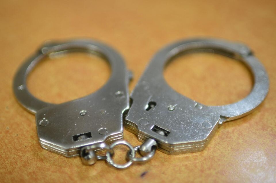    Наручники. Арест. Задержание. Источник: Media4Media