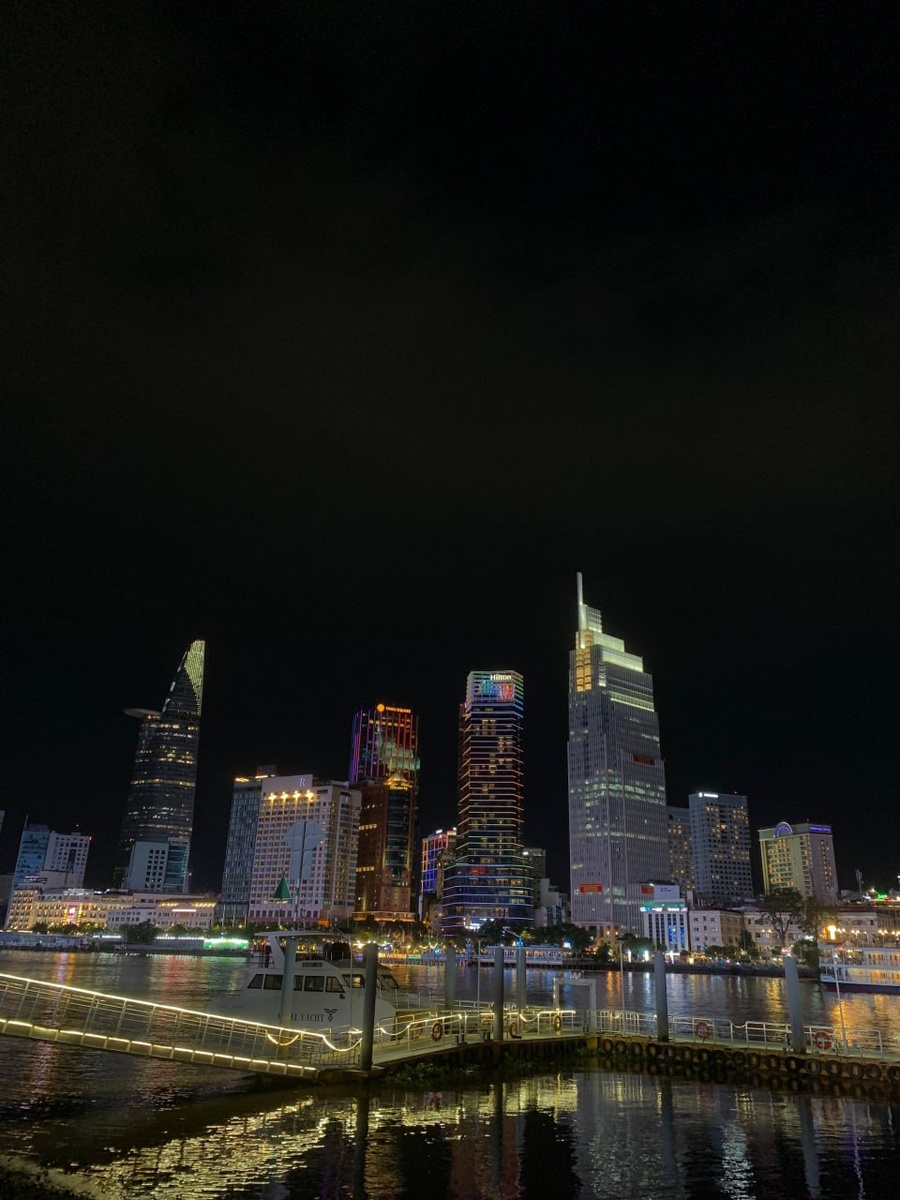 Центр города, попурярная набережная