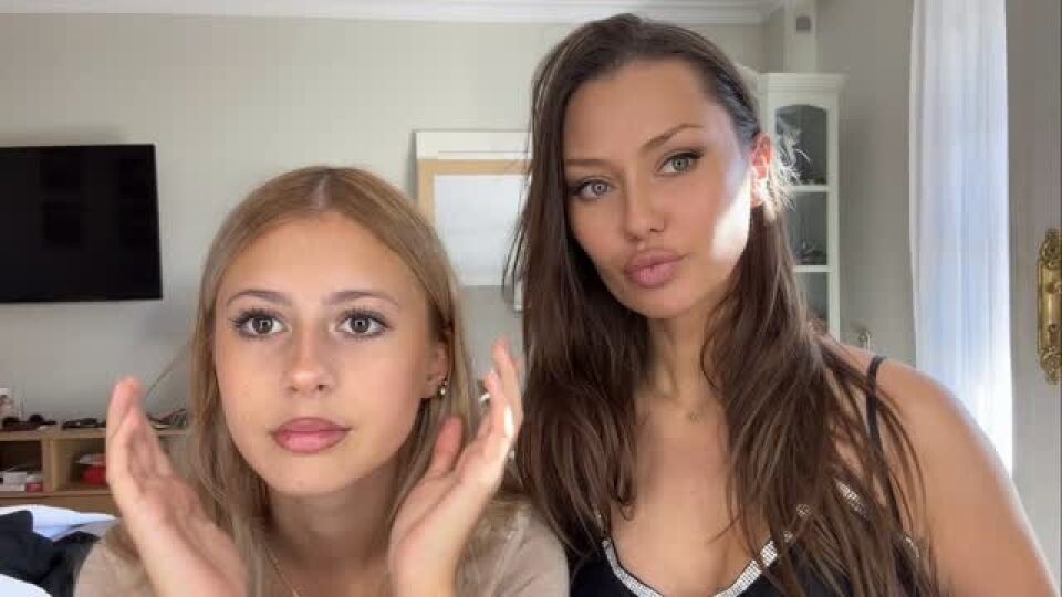    Виктория Боня с дочерью Анджелиной Смерфит. Источник: @victoriabonya*