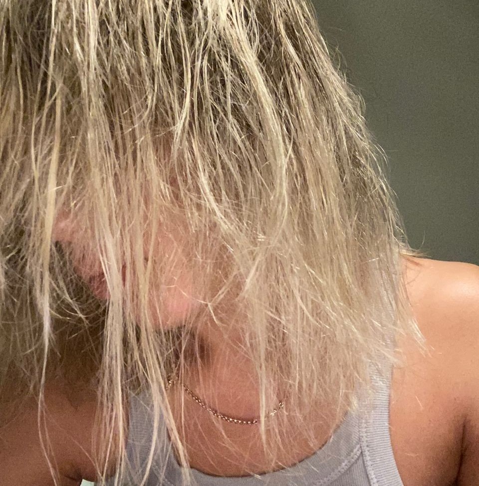 Результат некачественного выпрямления волос