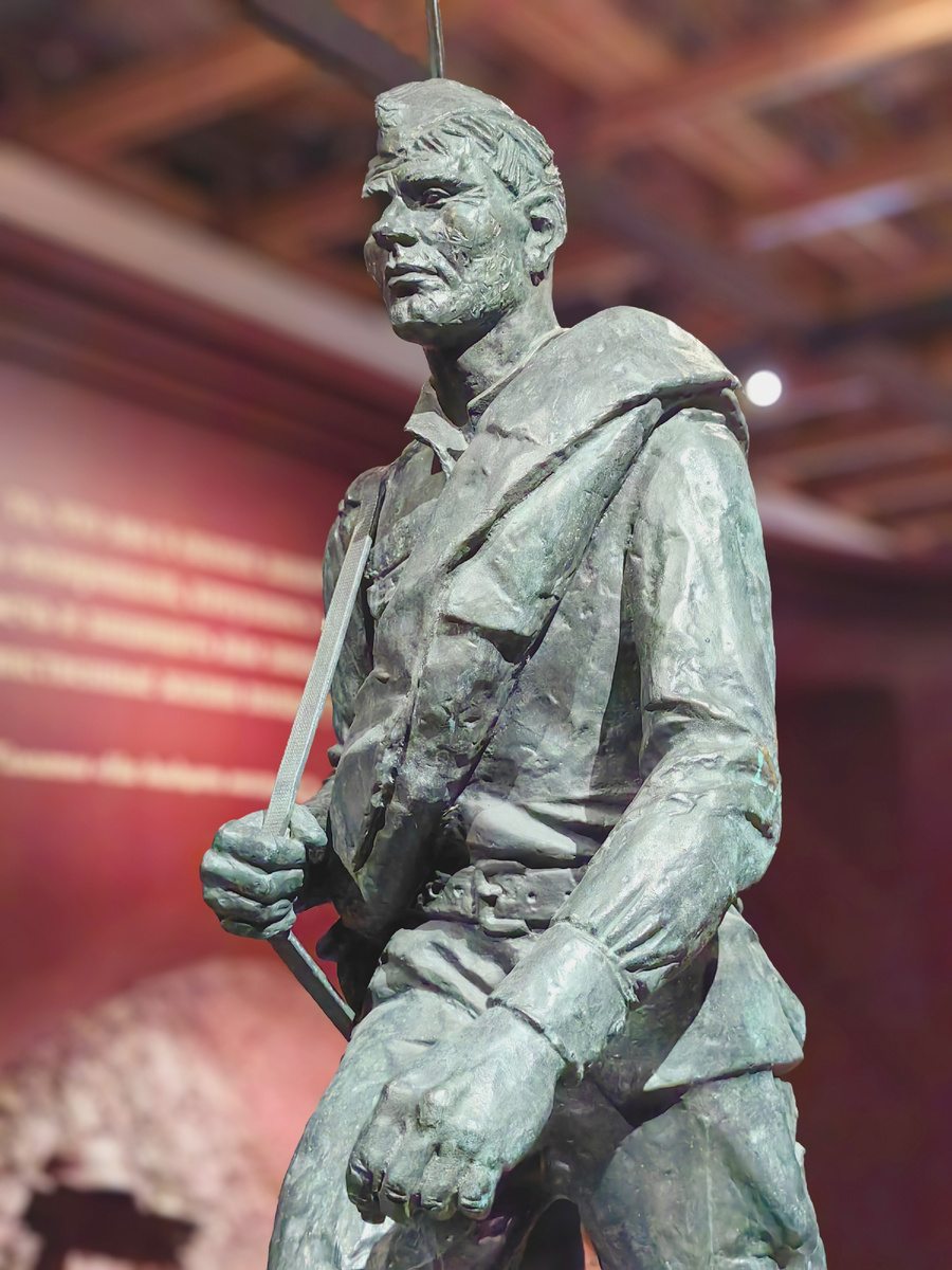 «Смоленская дорога 1943 год» М.В. Переяславец, бронза, 1982 год