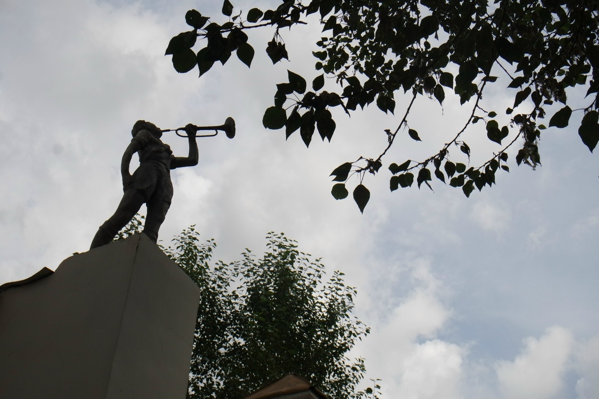 листать вправо