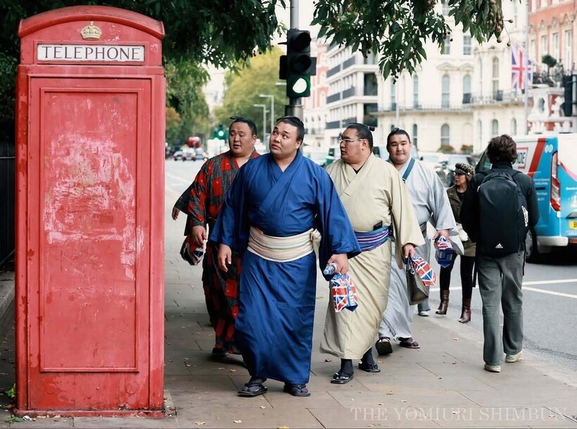    ​ 16 фото о том, как японские борцы сумо покорили Лондон