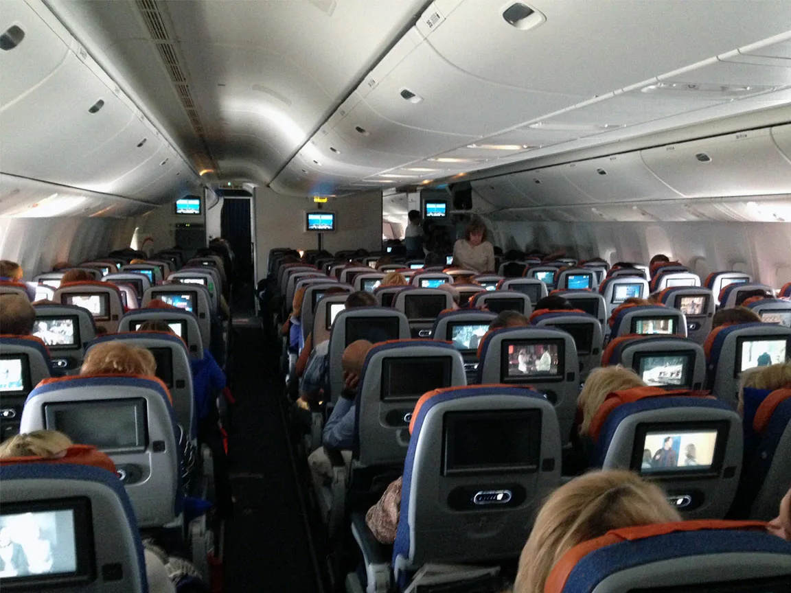 Салон самолета