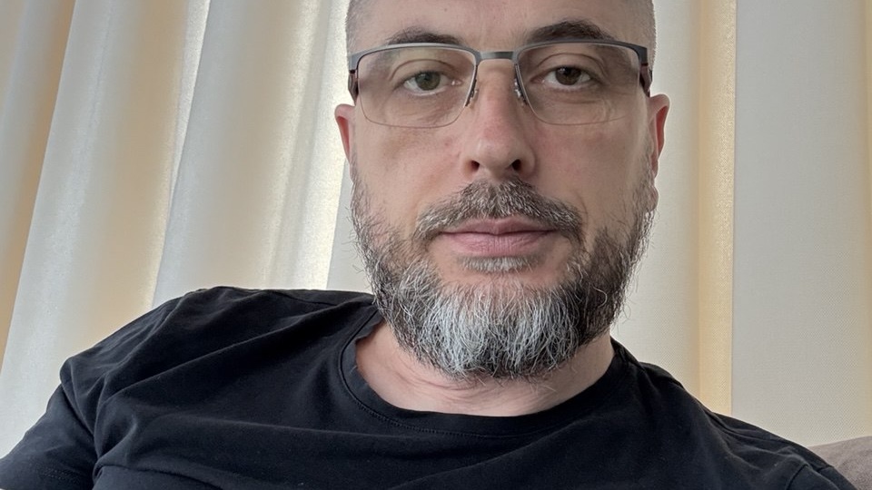 Наука объяснила пословицу “Порядок в доме — порядок в голове”: уборка снижает тревогу, улучшает настроение и возвращает ясность мыслей