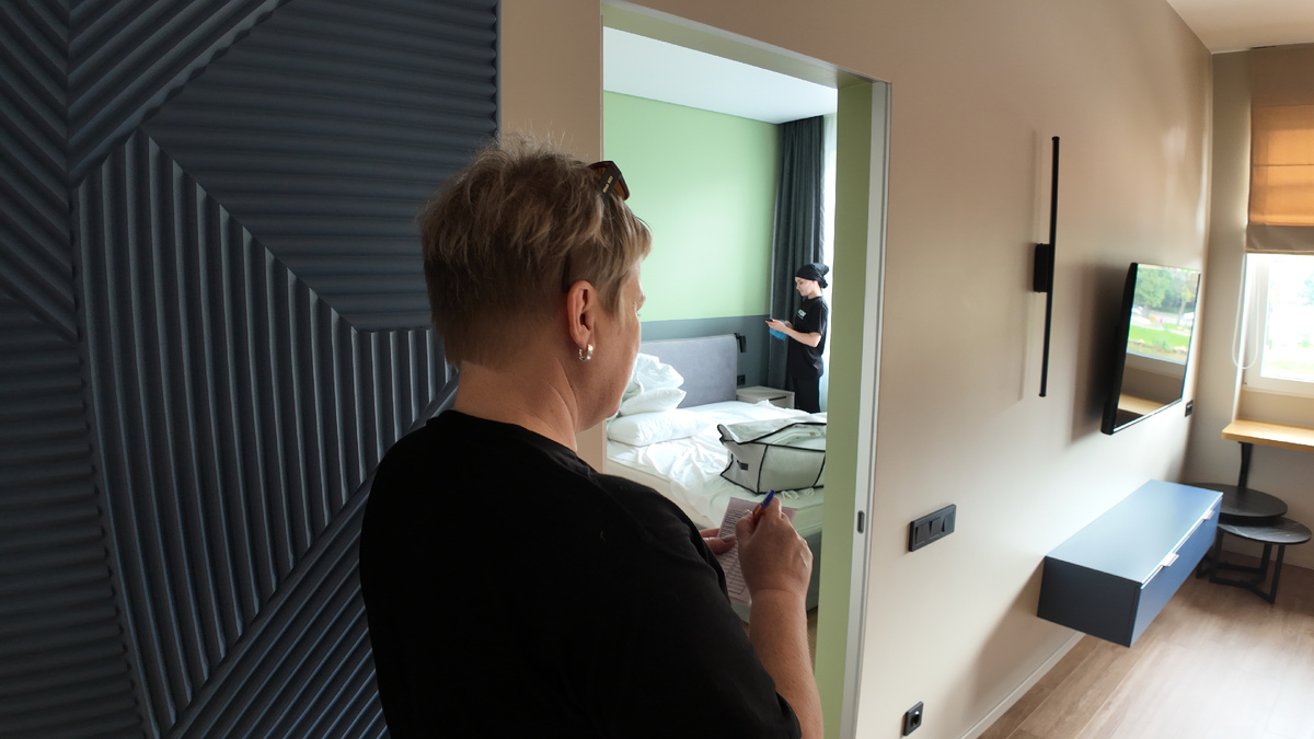 Департамент чистоты готовит апартаменты к заселению Гостей