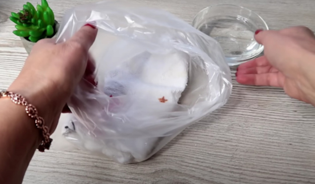 Перестала стирать кухонные полотенца, чищу их за 5 минут в пакете и они как новые и приятно пахнут