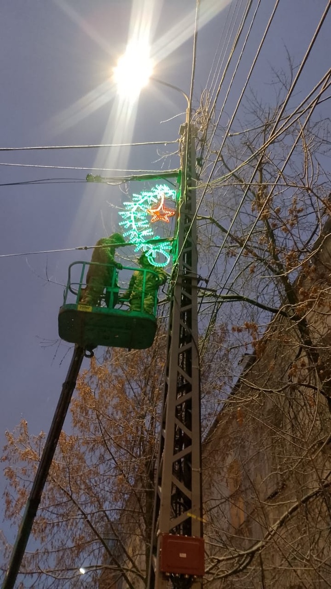    Петрозаводск начали украшать к Новому году© Инна Колыхматова / VK