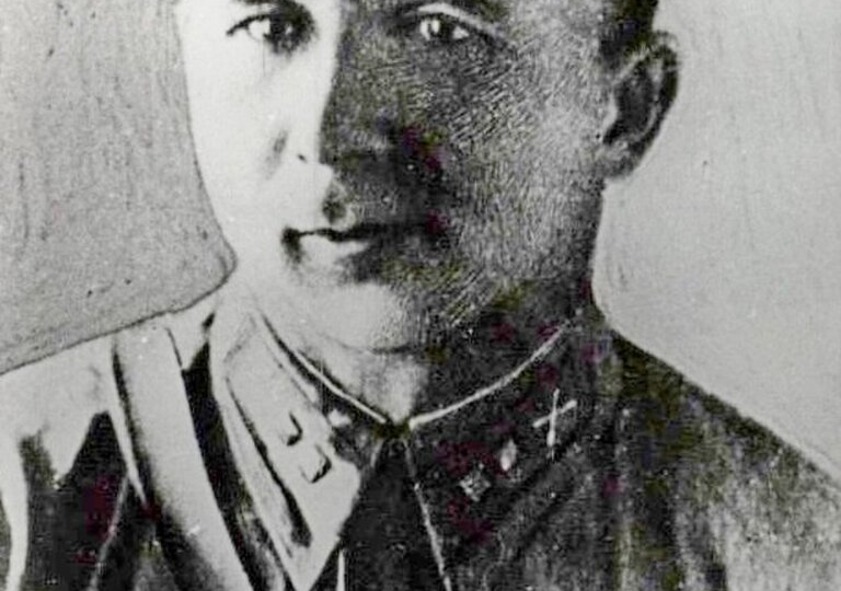 Его штурмовая группа взяла в плен 600 человек при штурме Кенигсберга. Подвиг лейтенанта Василия Лапшина