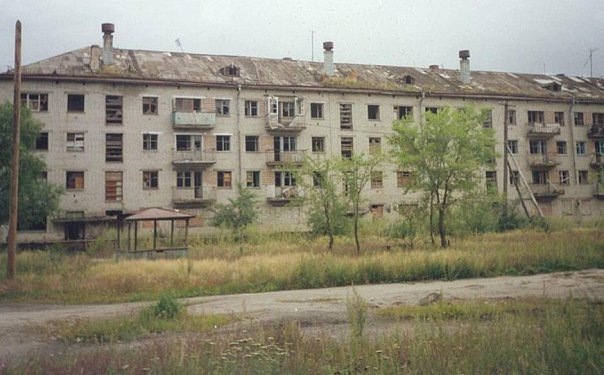 Дом, в котором мы жили, сзади был магазин "Ассорти", фото из группы вк "Завитинск".