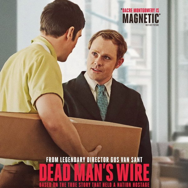     Билл Скарсгард требует справедливости в прямом эфире в трейлере «Провода мертвеца»