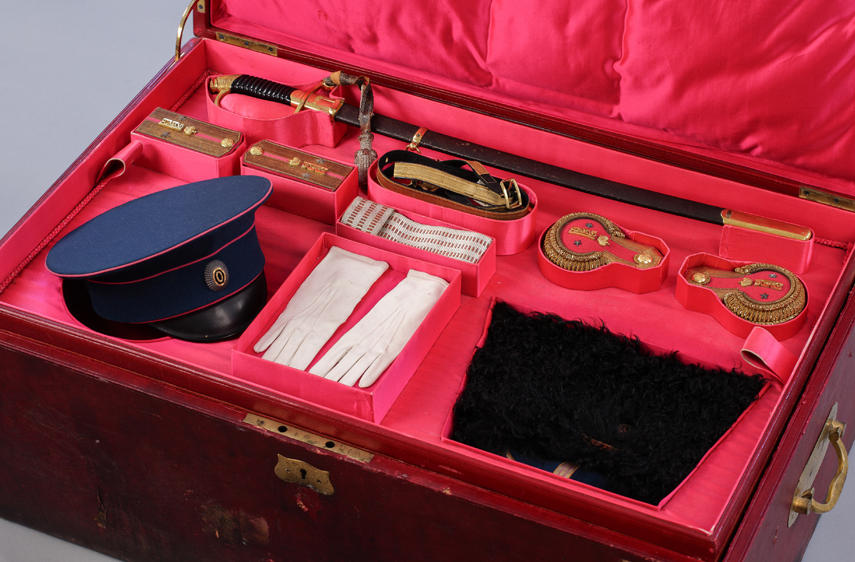 Форма офицера 12-го Восточно-Сибирского Стрелокового Его Императорского Высочества Наследника Цесаревича полка. Сундучок. Россия, Санкт-Петербург. 1910-е гг. Из коллекции ГМЗ «Царское Село»