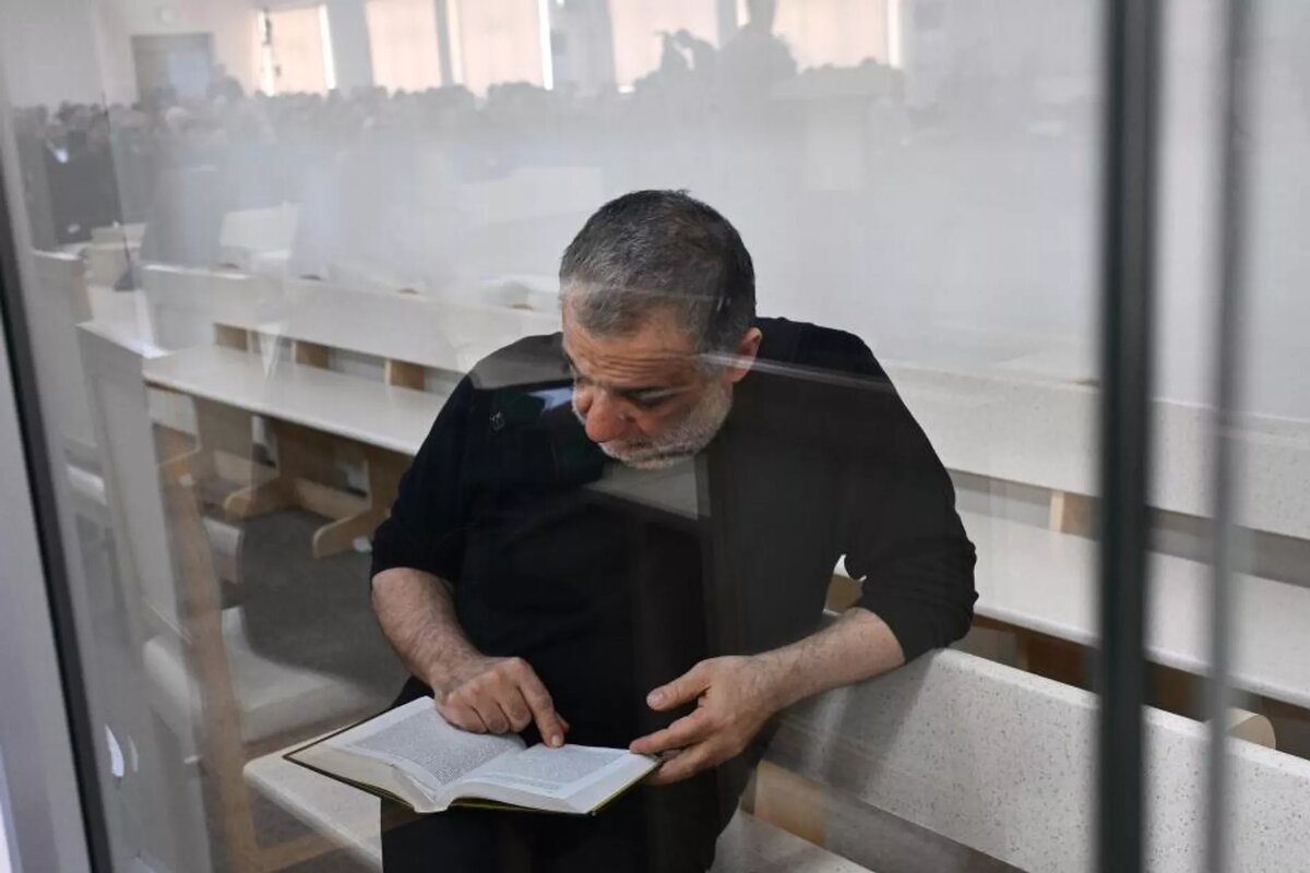 Рубен Варданян во время суда (25 ноября 2025). Баку © Photo