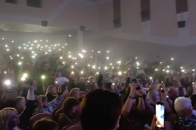    На концерте Виктора Салтыкова в Камышине