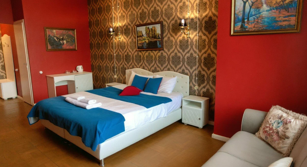 Где остановиться в Петербурге: отель против съемной квартиры