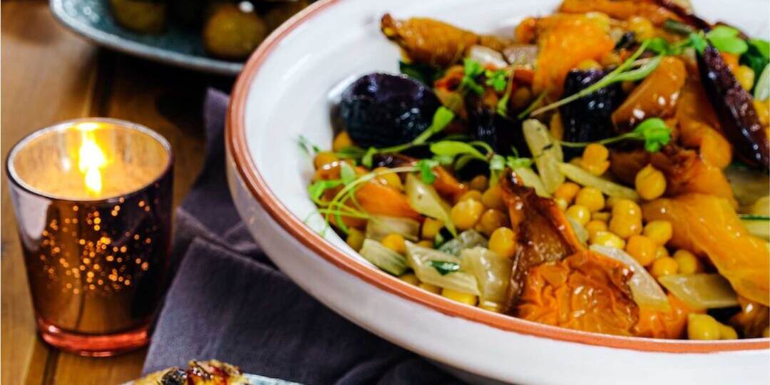 Новогодний стол за 130 рублей: три необычных вкусных блюда буквально за копейки