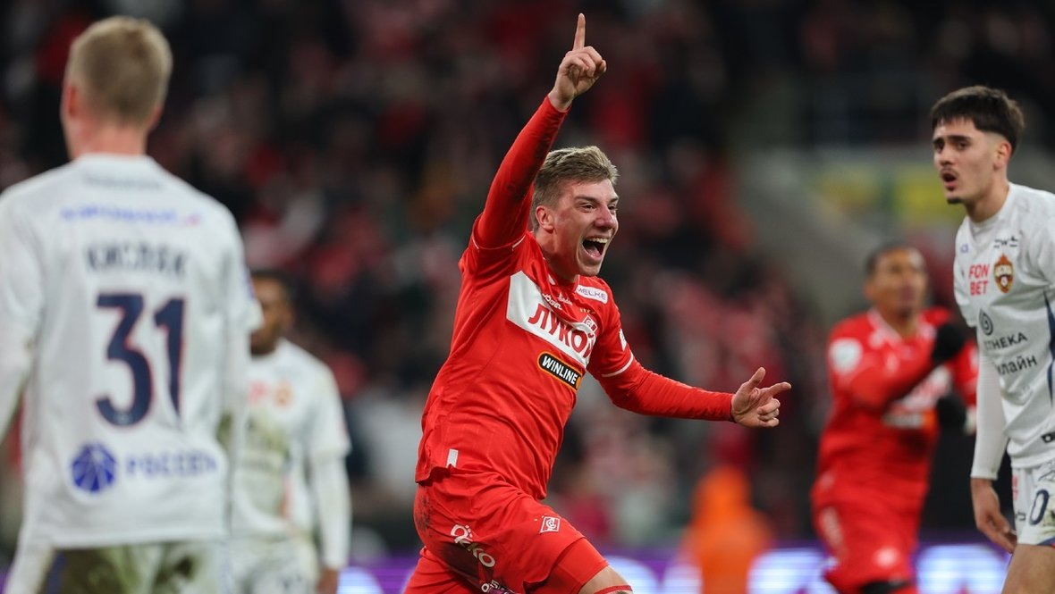    Полузащитник «Спартака» Игорь Дмитриев празднует гол в матче 16-го РПЛ с ЦСКА (1:0) 22 ноября 2025 года. Global Look Press