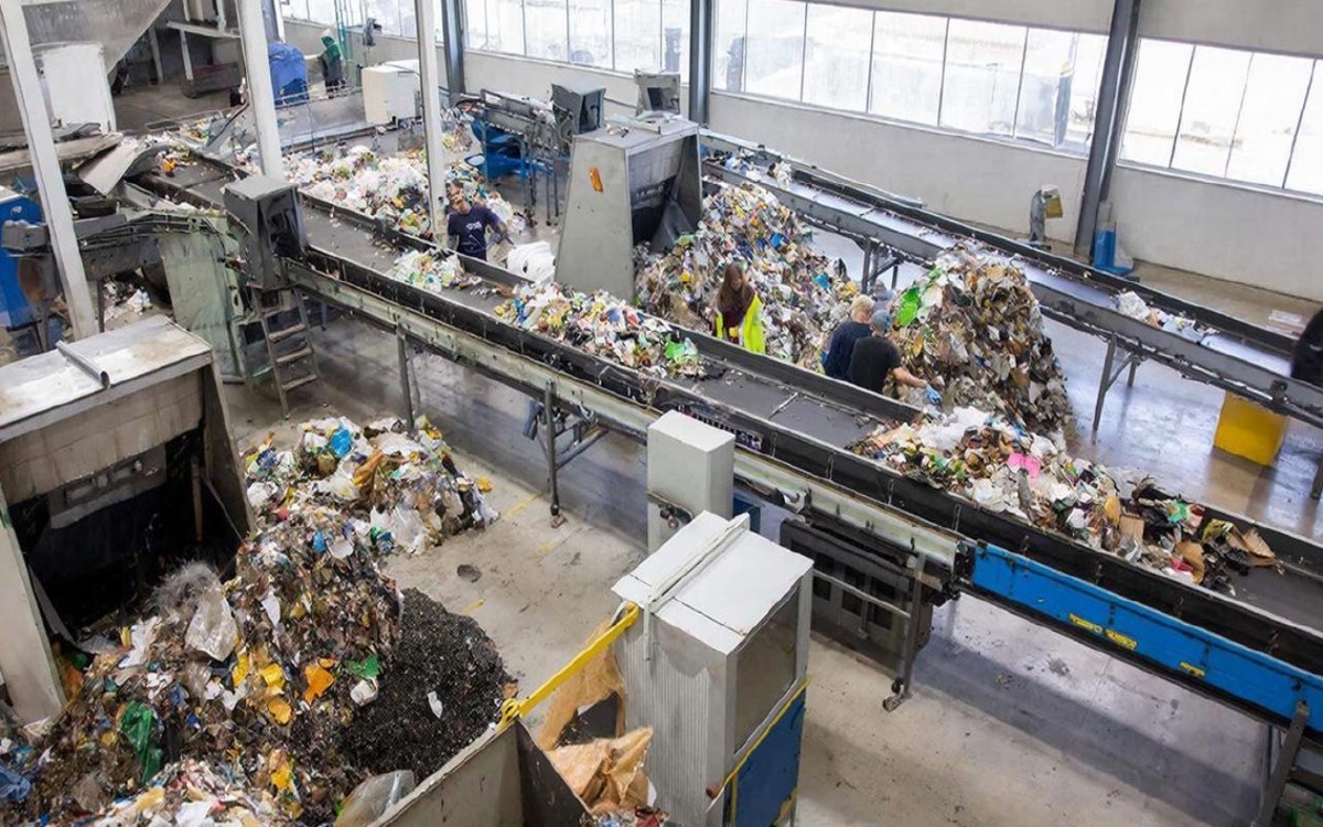    Воронежское МинЖКХ требует неустойку с ГК «Солидарность» за срыв госконтракта на 550 млн рублей Фото: Giga Chat