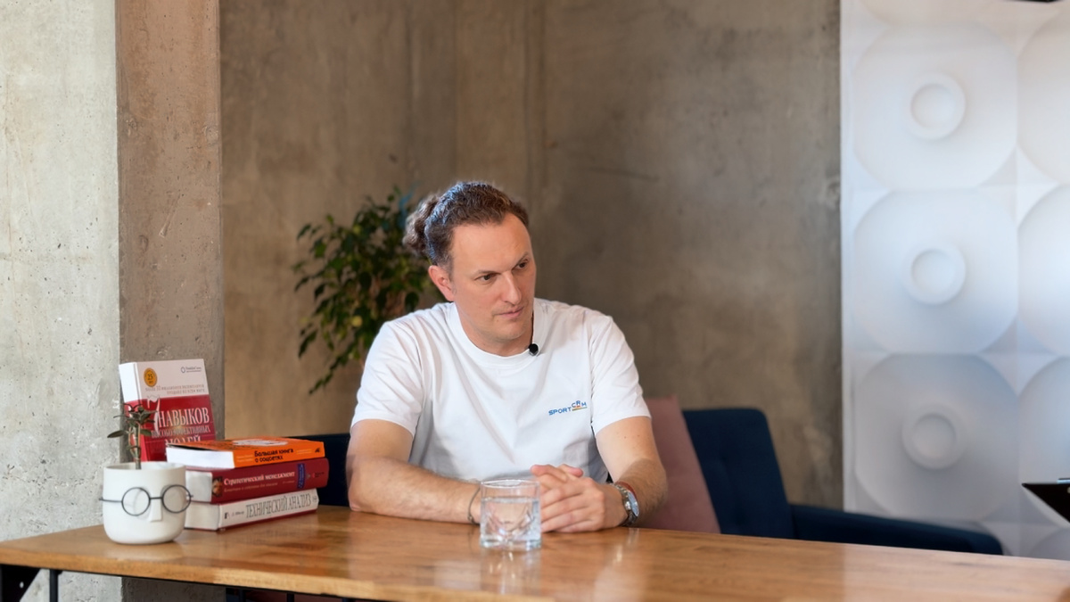 Кадр из подкаста SportCRM