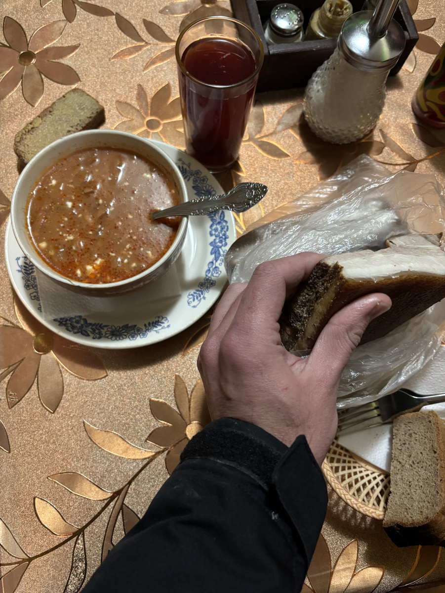 И да, сало порезано не тонко, а по вкусу!))))