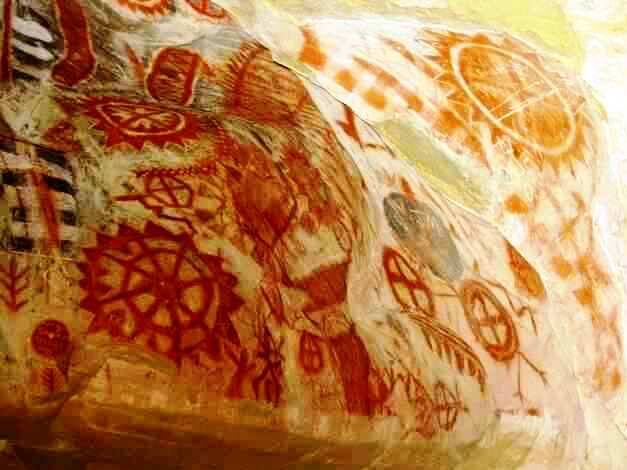 Прохождение крест - звезды рядом с Солнцем. Наскальный рисунок. Пещёра Чумаш. Калифорния. США.