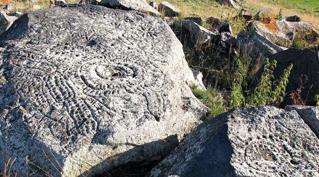 Наскальный рисунок Армения.