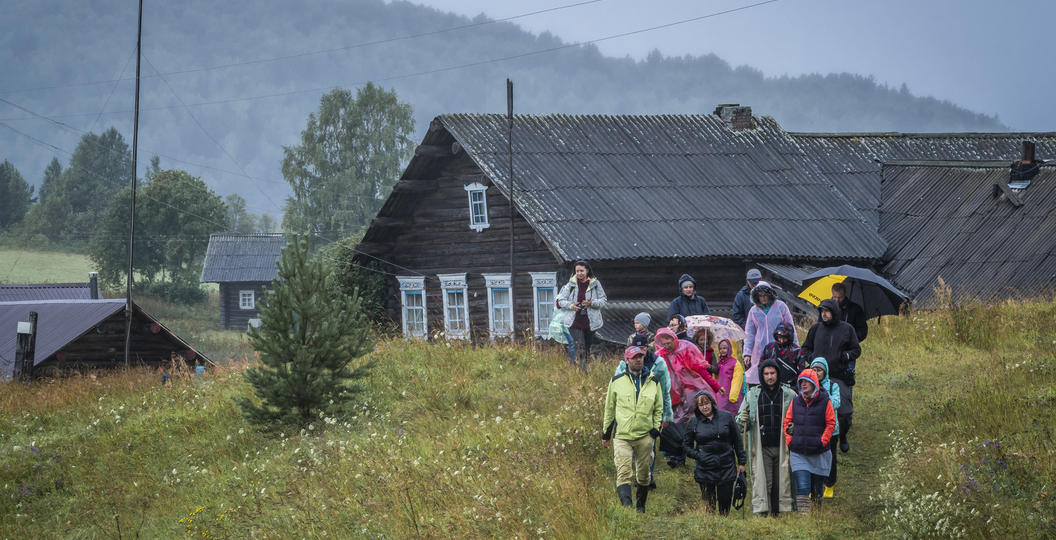 «У вас что, у всех по два дома? Вы что миллионеры?»: Почему американец заглянул в обычный русский огород и схватился за калькулятор