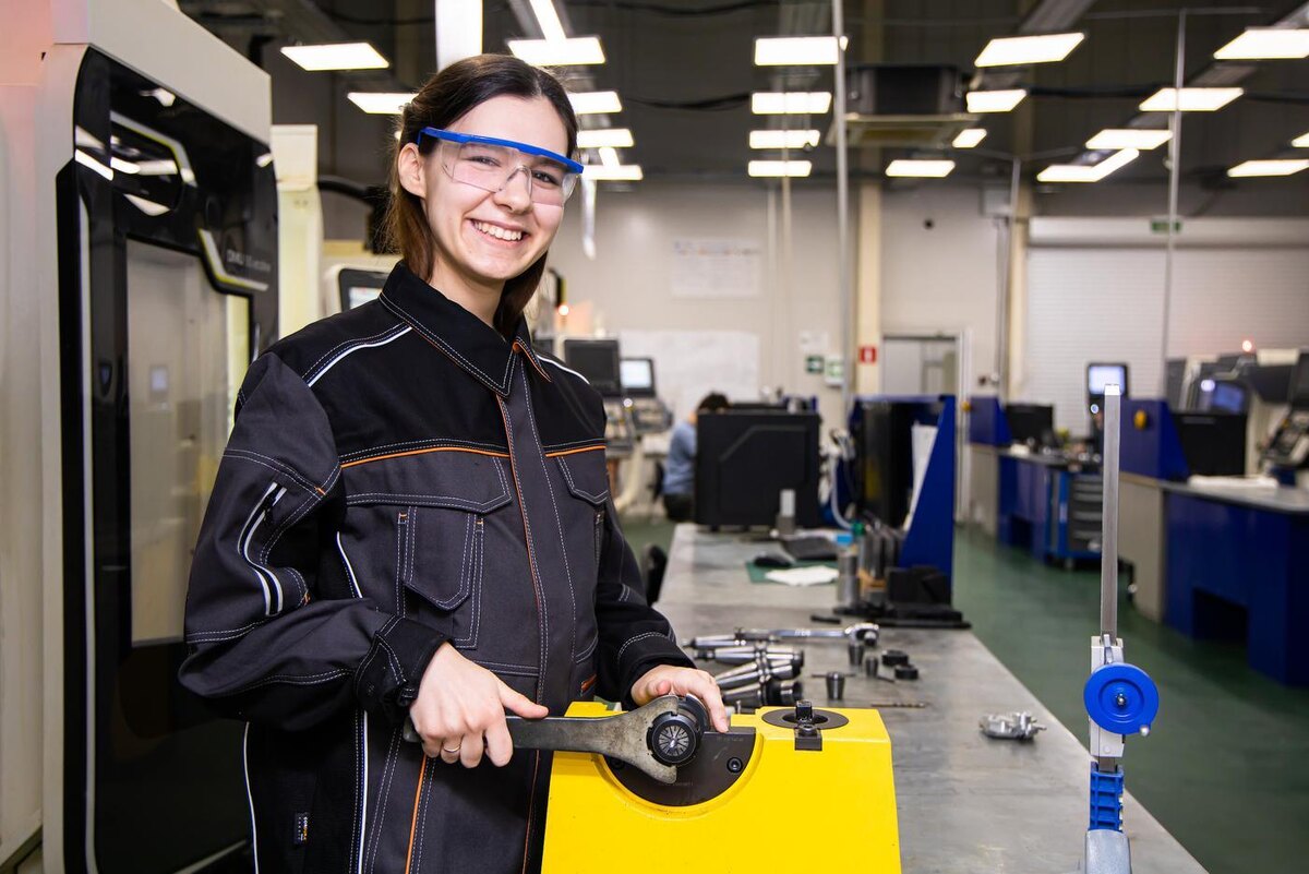 Анастасия Шишкова мечтает о собственном блоге, где будет вдохновлять других работать с металлом.