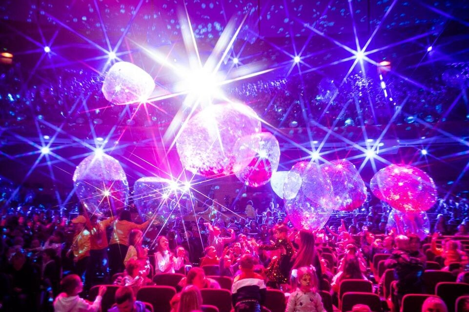     пресс-служба организаторов новогоднего шоу «История игрушек»