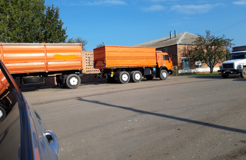 Фото автора. Осень 2025. Станица. Техника агрофирмы.