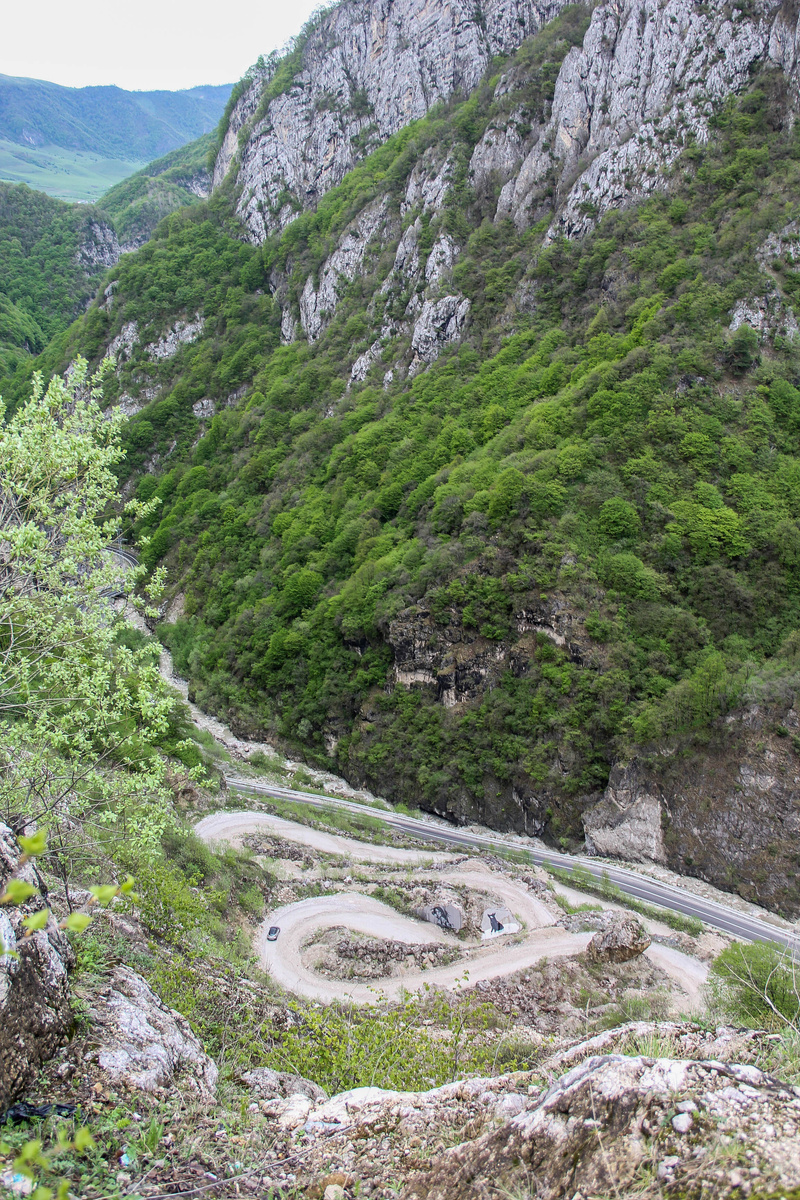 Серпантин  на Кахтисарском перевале.