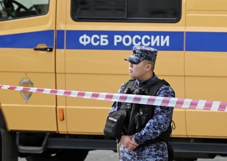    Трое 17-летних террористов задержаны за сутки в РФ: обман, шантаж или погоня за деньгами?