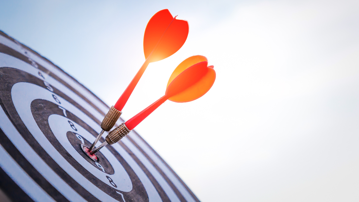 Дисклеймер. Это не мотивационная речь про "мечтай смелее" и "визуализируй миллион". Это практическое руководство по постановке целей, которые ты действительно достигнешь, основанное на методе SMART и реальной психологии достижений.