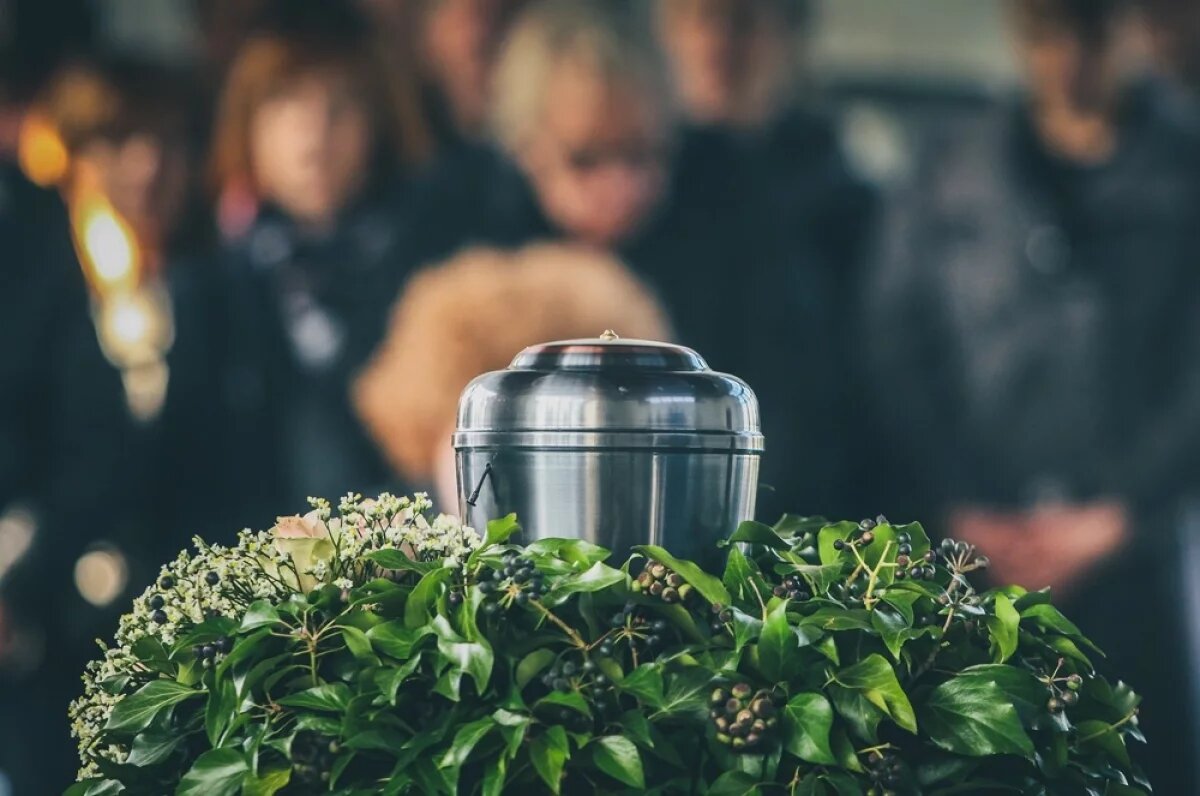    Адвокат Васильев рассказал, как законно развеять прах усопшего