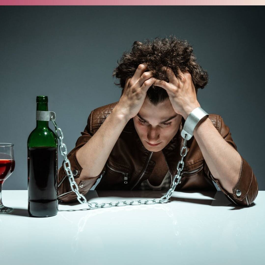 Алкоголизм начинается незаметно. Иногда человек уверен, что контролирует ситуацию, но на деле уже зависим от бокала.

Чтобы понять, есть  ли риск.

1.Чacтое желание выпить без повода.
2.Раздражение при отсутствии алкоголя.
3.Ложное ощущение «нopмы».
4.Потеря контроля или попытки скрыть объём выпитого – тpeвожные сигналы. Лучше не игнориpoвать их и пообщаться со специалистом, пока всё ещё можно изменить.

💡💡💡💡💡🔹🔹🔹🔹🔹
Онлайн консультация в сообщениях группы и по номеру - 79265120110
❗️Начни жить заново уже сегодня❗️