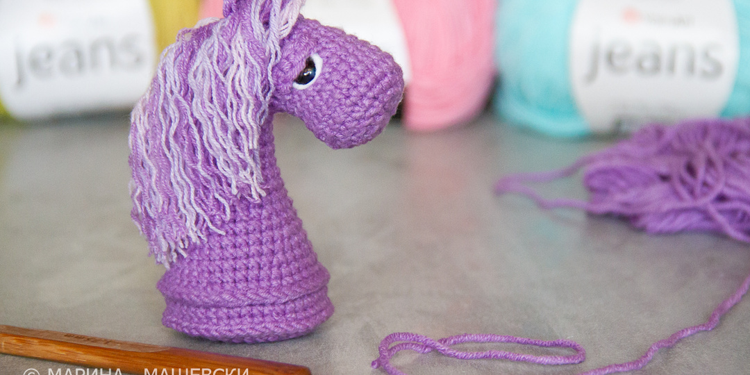 ВЯЖЕМ КРЮЧКОМ СИМВОЛ 2026 ГОДА. ТЕКСТОВОЕ ОПИСАНИЕ. МОЙ «ХОД КОНЕМ»