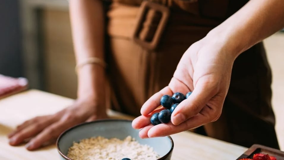 Лучшие фрукты и овощи, которые спасают при запорах