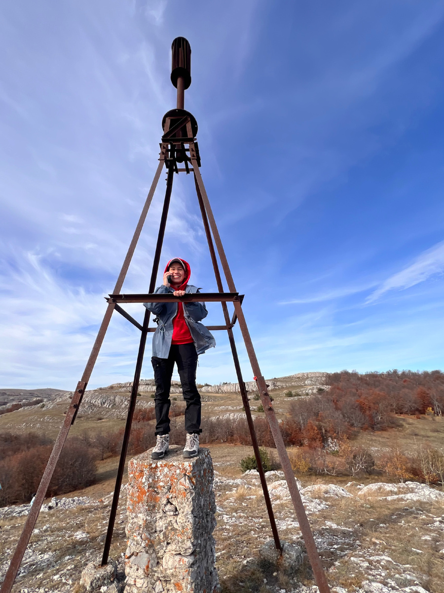 Точка связи на вершине горы Диплис в Крыму