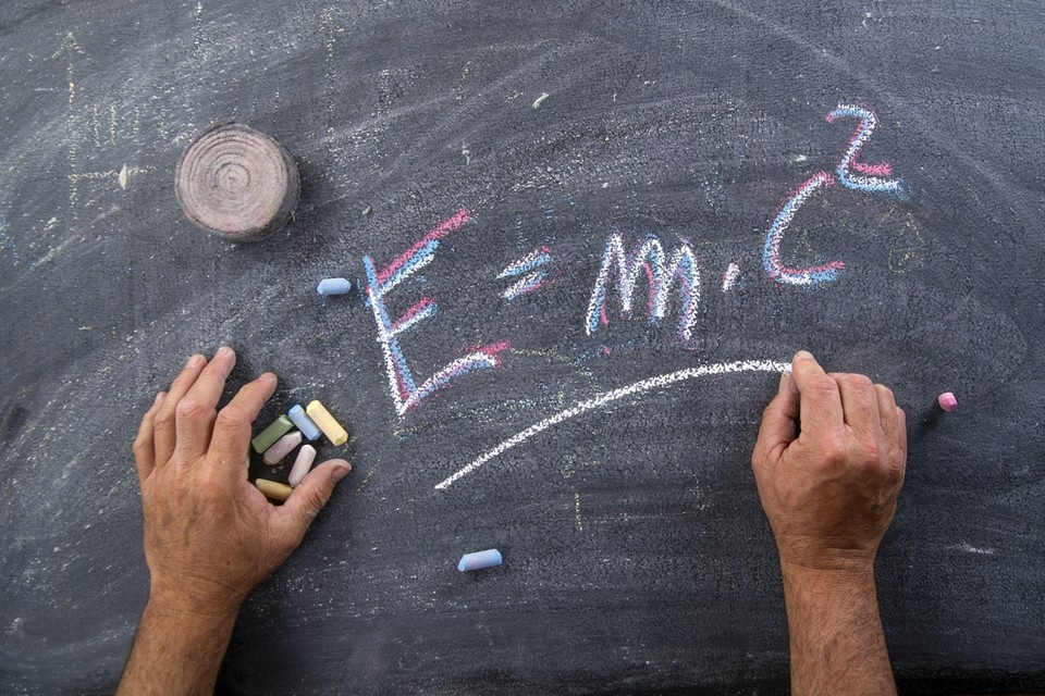    Пожалуй, самая знаменитая формула всех времен и народов. Фото: Fotografiche/Shutterstock/Fotodom