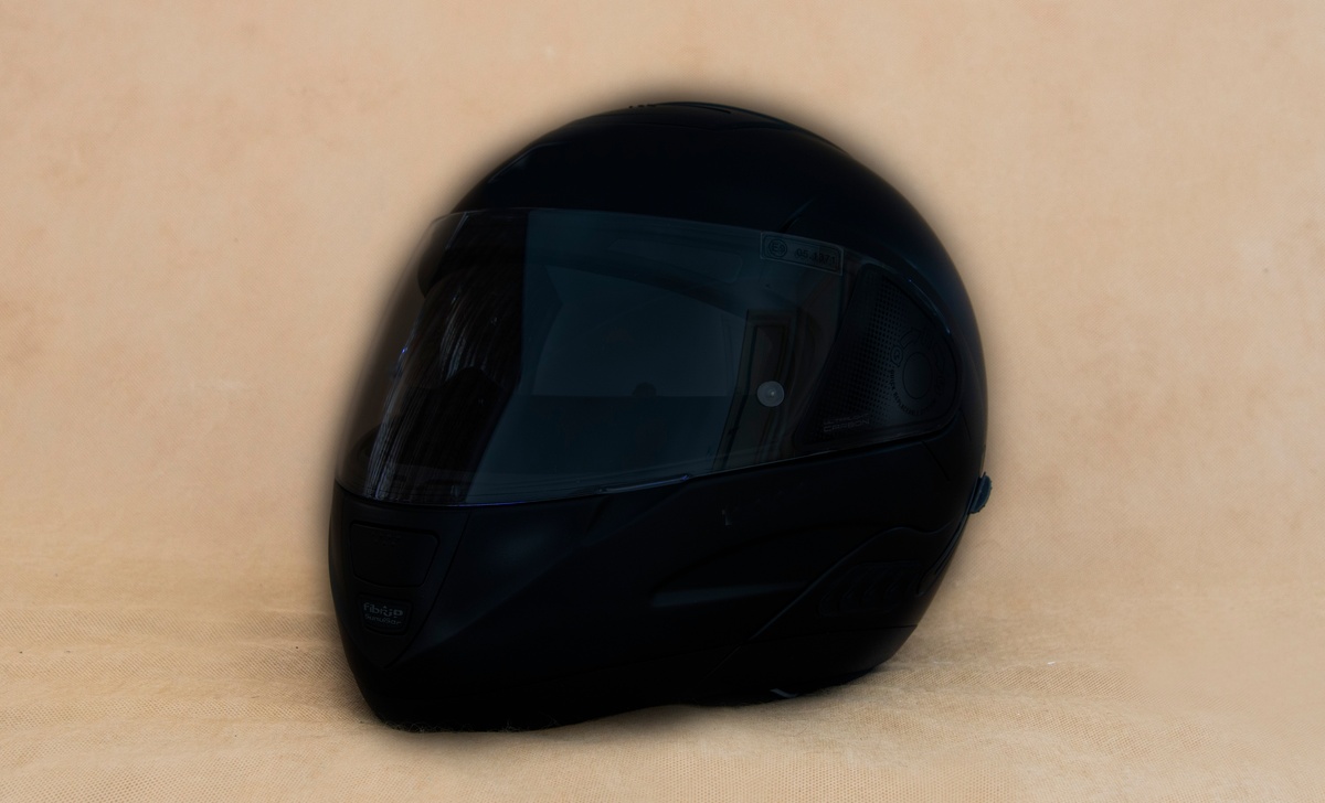 Смогут ли мотолюбители угадать бренд даного шлема в комментариях?