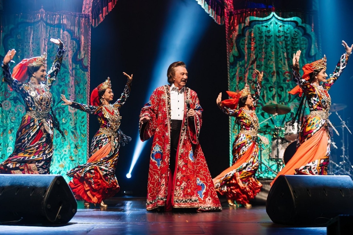    В 2023 году Закиров стал народным артистом Татарстана. предоставлено фондом имени Рашида Вагапова