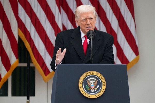 Президент США Дональд Трамп / Nathan Howard/Reuters  