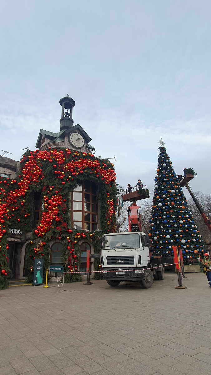 УСЛУГИ АЛЬПИНИСТОВ ВЫСОТНИКОВ МОНТАЖНИКОВ ЭЛЕКТРИКОВ ДЛЯ МОНТАЖА ДЕКОРАЦИЙ И НОВОГОДНЕГО ОСВЕЩЕНИЯ МОСКВЫ В 2026 ГОДУ от PROMTEHALP LLC