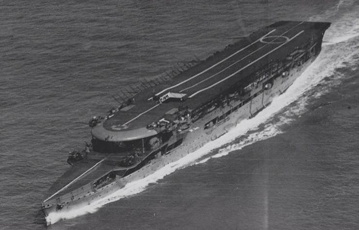 Авианосец HMS Furious