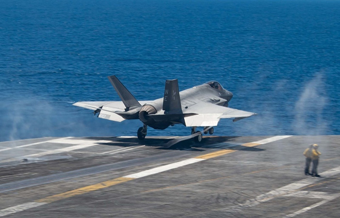 Взлёт с палубы