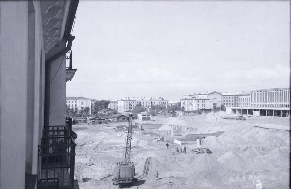    Строительство Дворца спорта и спорткомплекса "Обь" в г. Барнауле.. Источник: goskatalog.ru, архив АГКМ, Антошкин А. С.