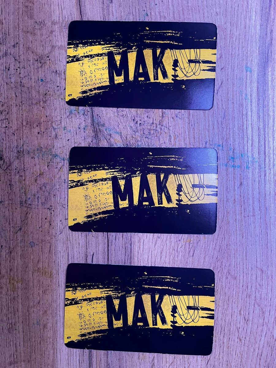 Можно по каждой карте задать вопрос и внизу будут ответы. Либо можно выбрать одну карту дня!