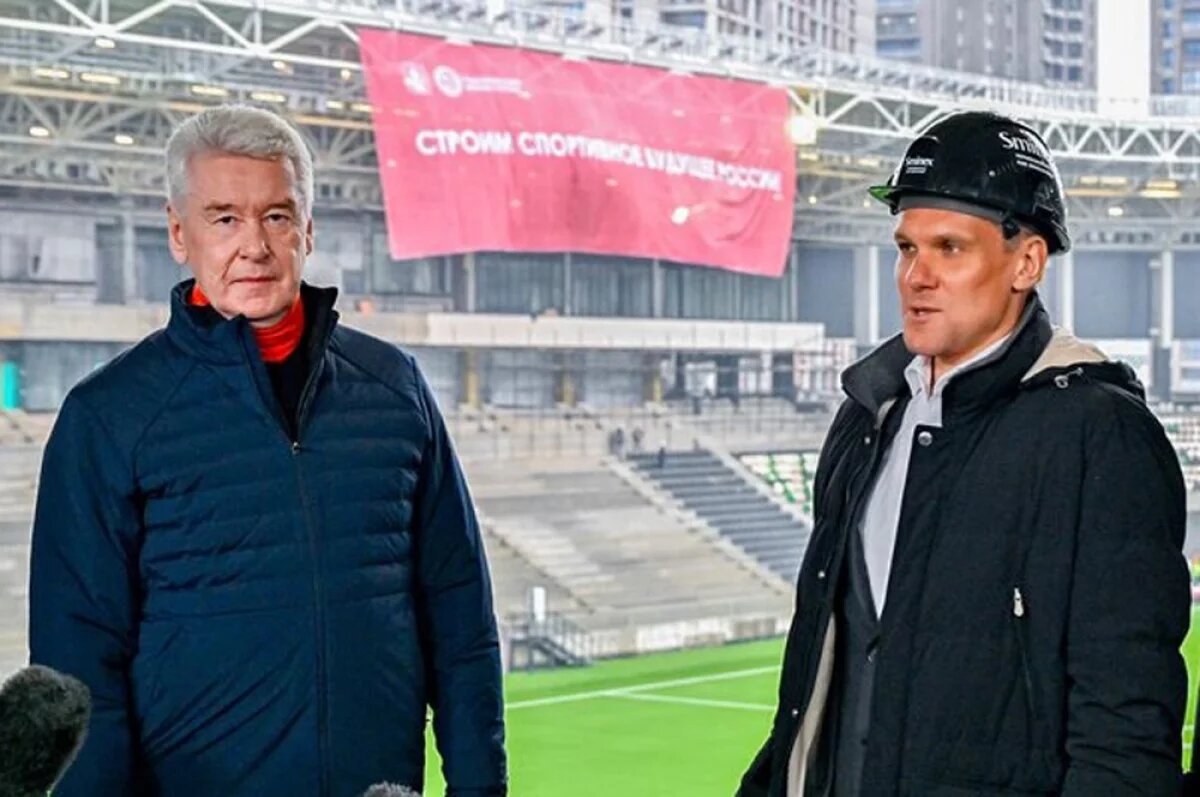    Сергей Собянин проверил ход реконструкции «Торпедо». Проводить матчи международного уровня на стадионе планируется уже через год.